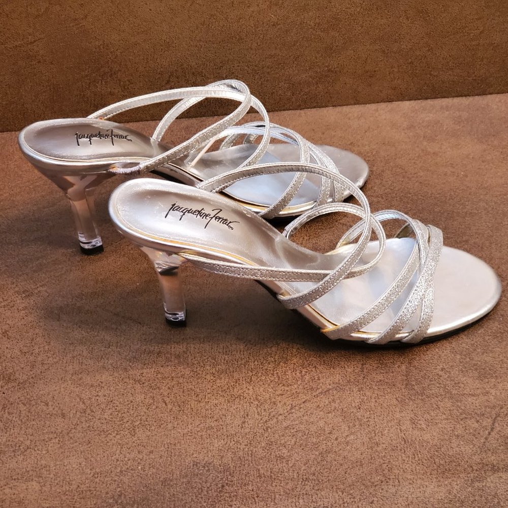 Jacqueline FERRAR Women's Fashion Pump Silver Shoe Size 6M 3 inch Pointed Heel